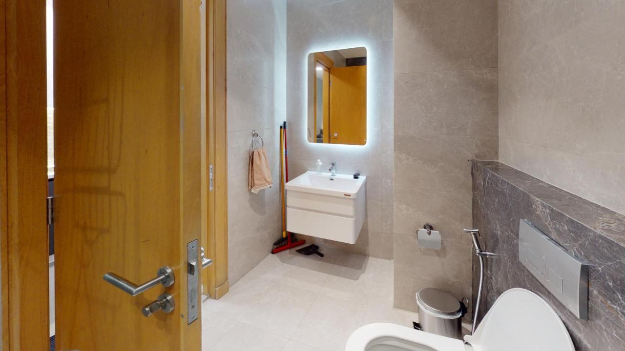 Al Fares Luxury Furnished Apartment-Damac Tower Екстериор снимка