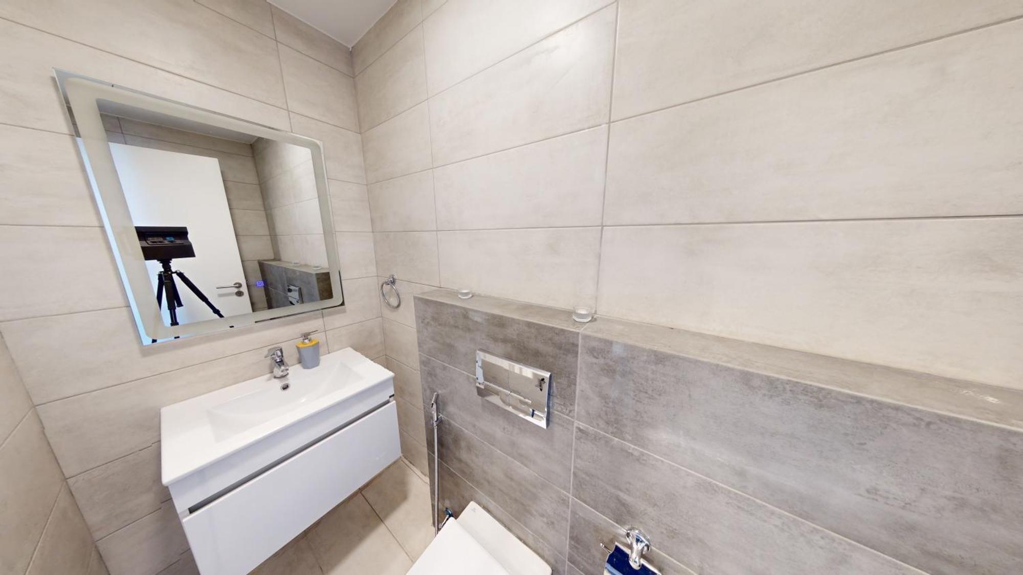 Al Fares Luxury Furnished Apartment-Damac Tower Екстериор снимка