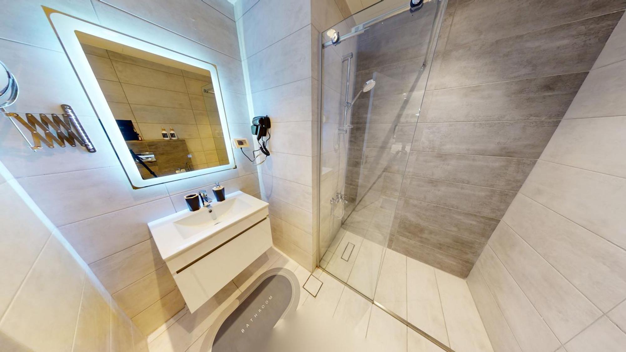Al Fares Luxury Furnished Apartment-Damac Tower Екстериор снимка