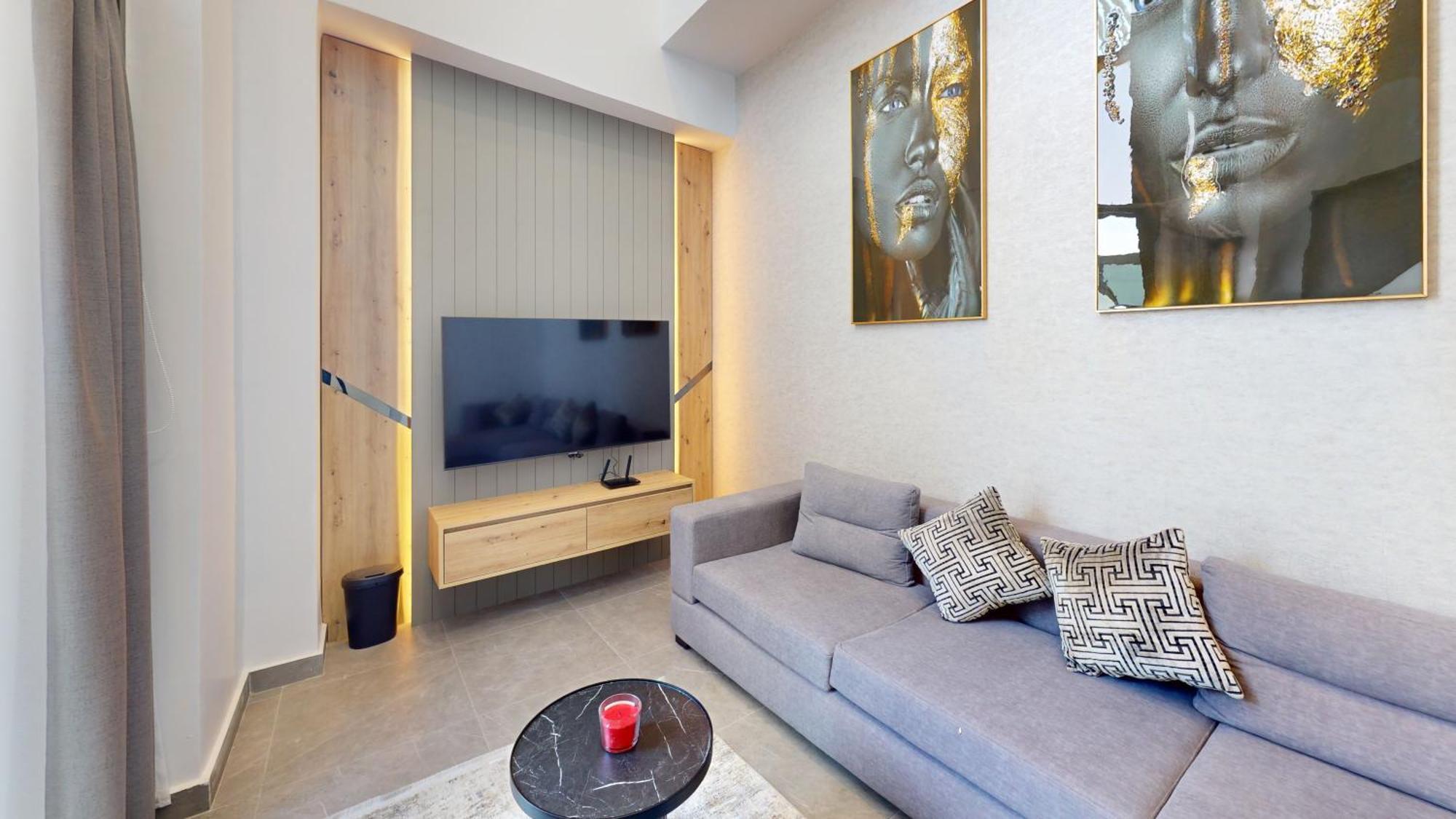 Al Fares Luxury Furnished Apartment-Damac Tower Екстериор снимка